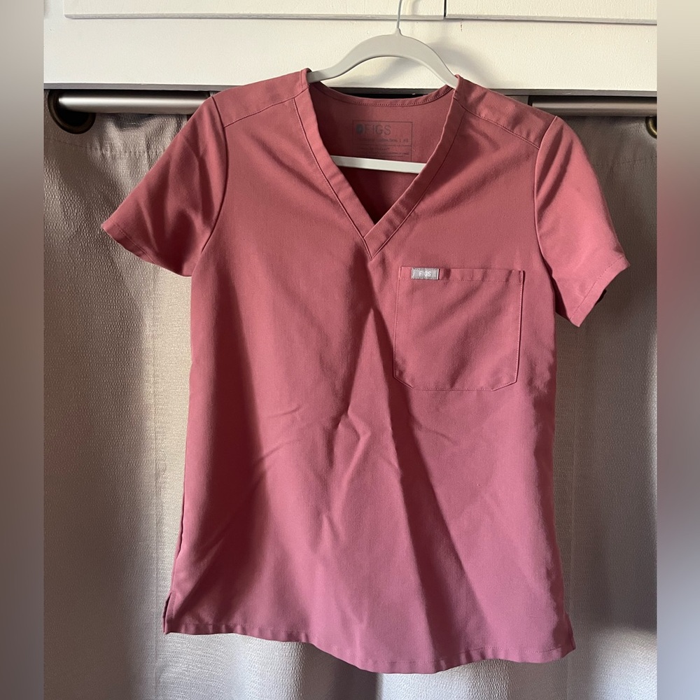 Figs Mauve Catarina Scrub Top